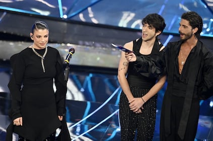Sanremo 2024: ecco il look della seconda serata del Festival dei Santi Francesi  2