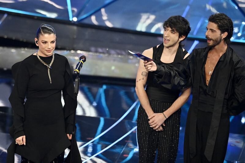 Sanremo 2024: ecco il look della seconda serata del Festival dei Santi Francesi  2