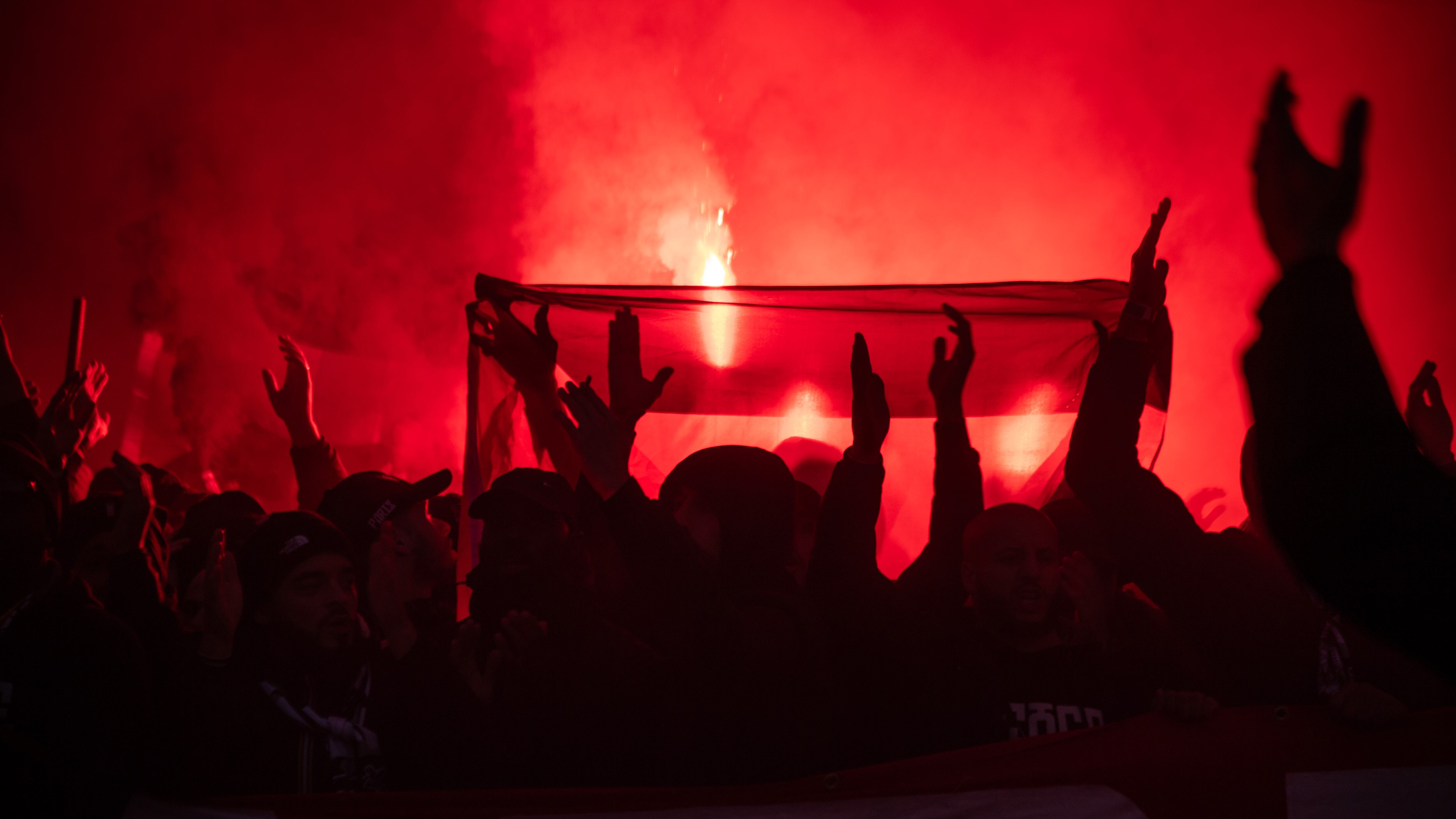 Caso ultrà, cosa rischiano Milan e Inter