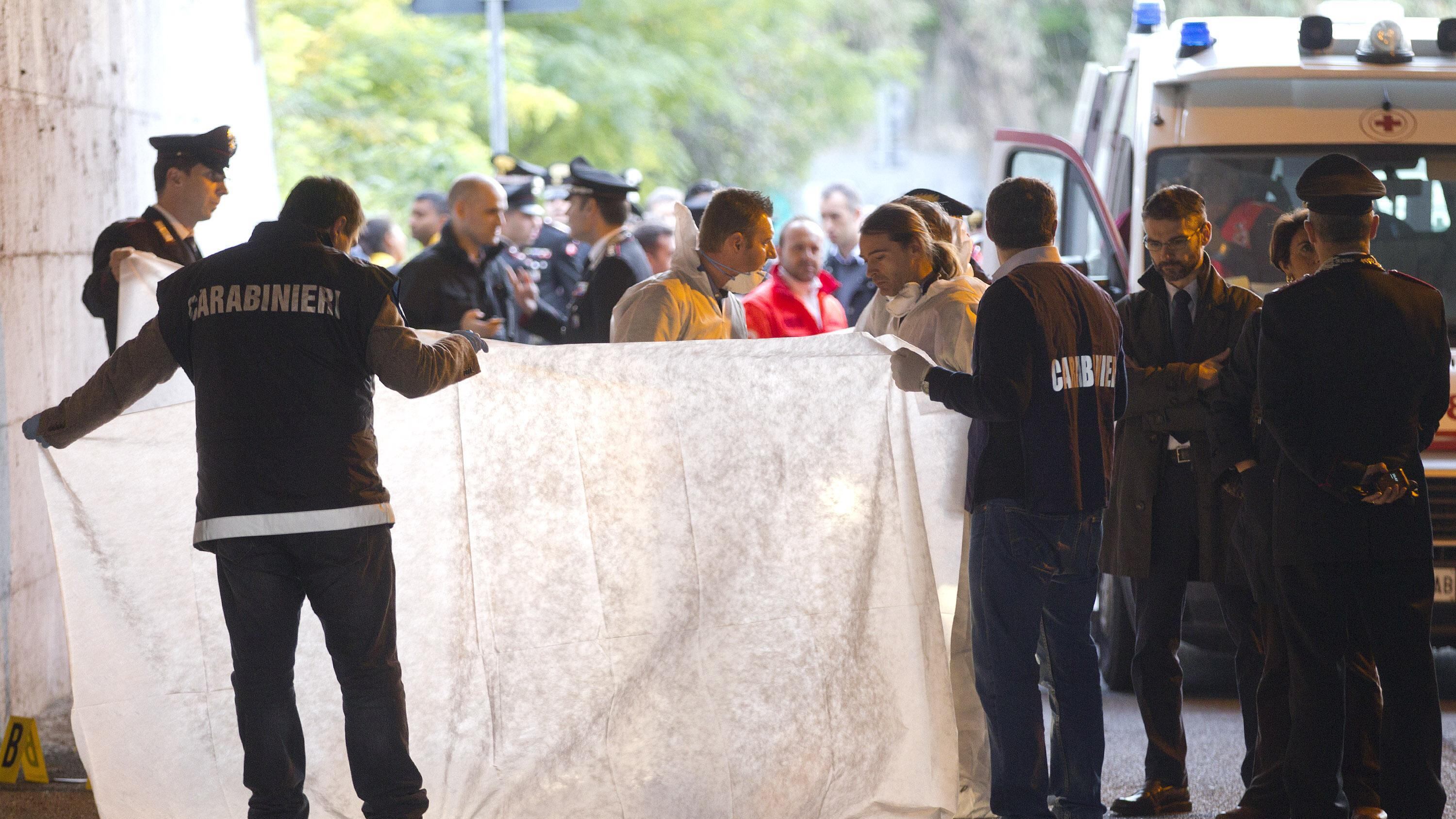 Roma, ucciso uomo in strada: si teme regolamento di conti