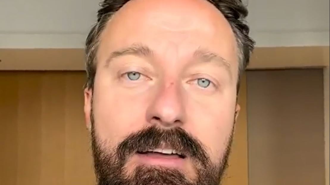 "Fate pena, siete delle bestie". Facchinetti contro gli influencer scrocconi