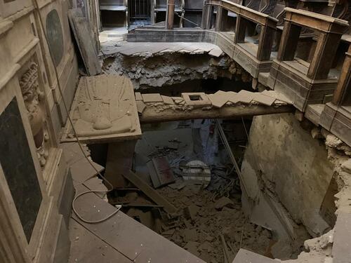 Napoli, crolla il pavimento della chiesa degli Incurabili