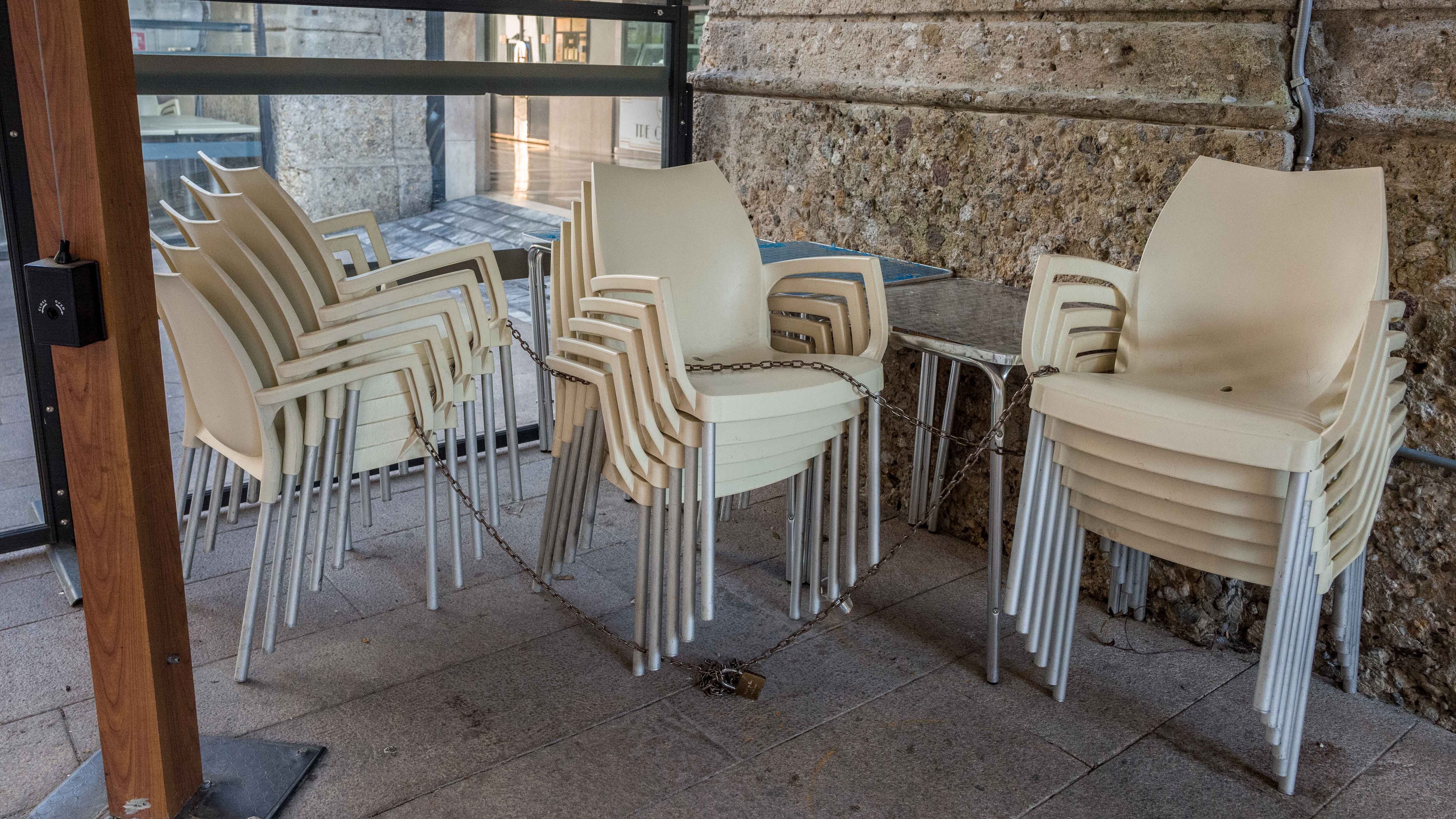 Covid e caro prezzi: a Roma chiusi 4400 tra bar e ristoranti