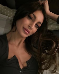 Cristina Buccino, foto hot sulle scale 19