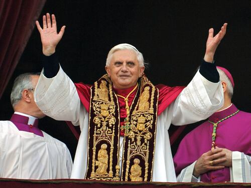 Ratzinger, dall'elezione agli incontri con Francesco