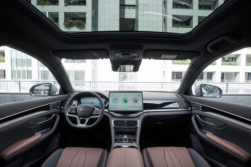 Le foto di BYD Seal U DM-i: il SUV plug-in che punta tutto su comfort ed efficienza 1
