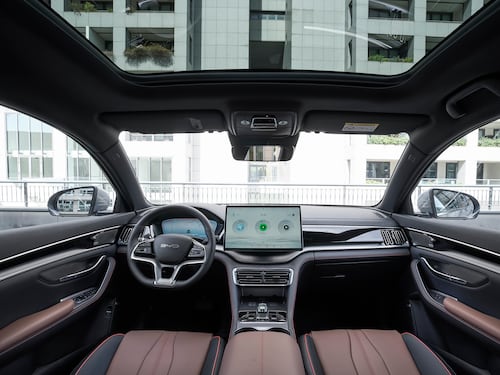 Le foto di BYD Seal U DM-i: il SUV plug-in che punta tutto su comfort ed efficienza
