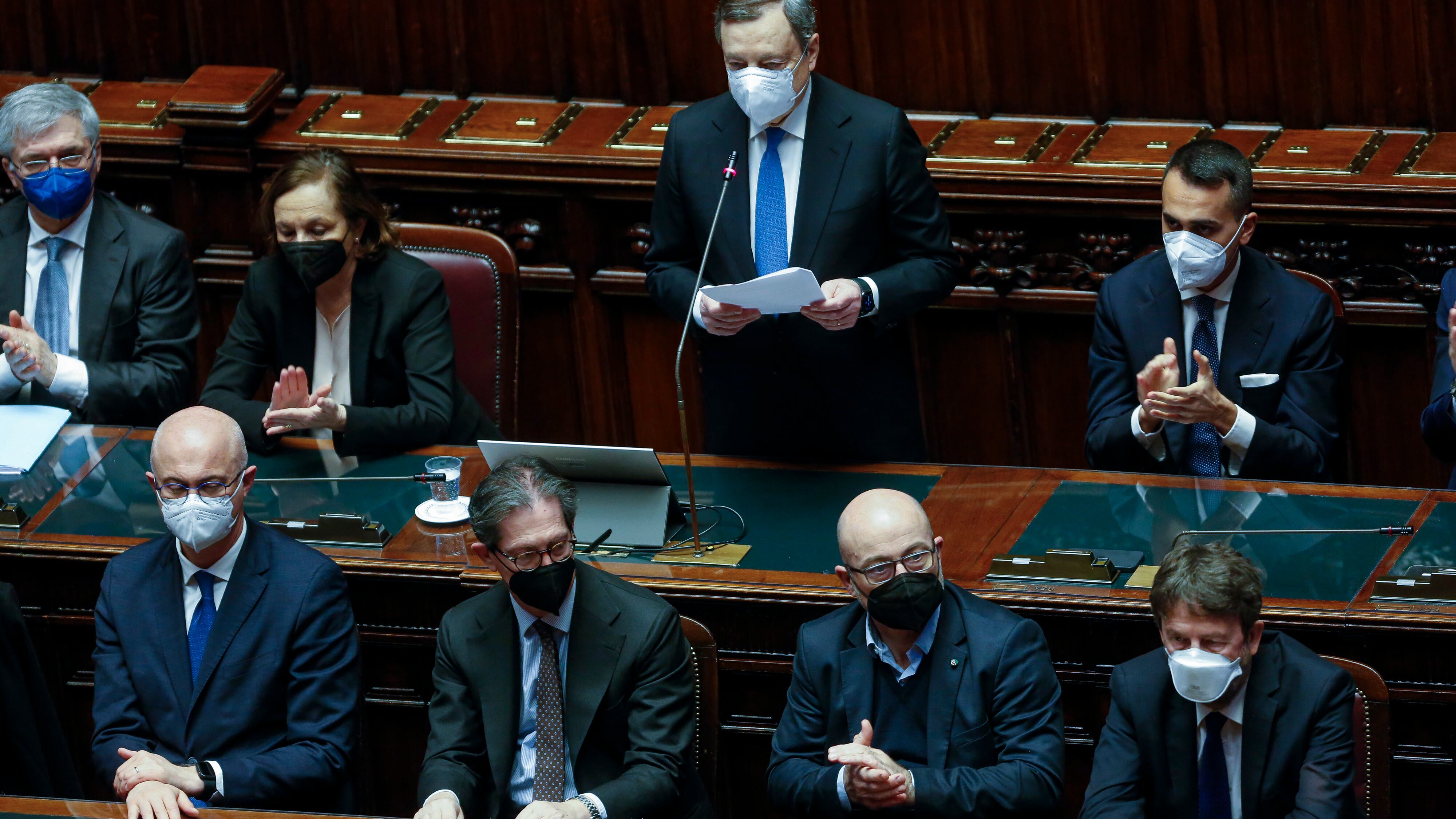 Guardandoci allo specchio