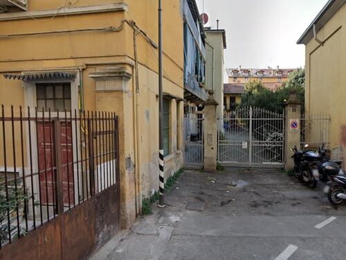 Milano, torna a casa ferito e muore sul divano. Così è scomparso il figlio dell'ex luminare Austoni