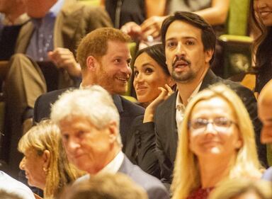 Meghan Markle e il Principe Harry romantici a teatro 10
