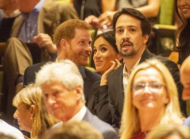 Meghan Markle e il Principe Harry romantici a teatro 10