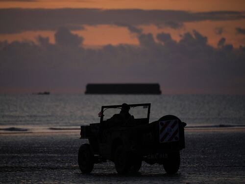 D-Day, le celebrazioni sulle spiagge dello sbarco