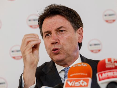 Conte tiene in tasca il cartellino rosso. La scissione è soltanto rinviata