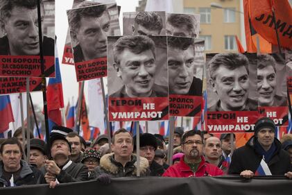 Mosca, migliaia in piazza per Nemtsov 11
