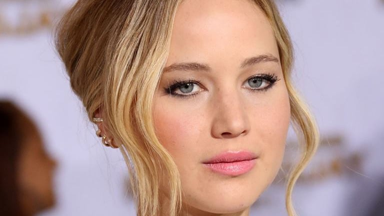 "Jennifer Lawrence ubriaca in uno strip club ballava la lap dance". Ma l'attrice smentisce