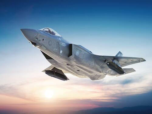 Cosa e come funzionano i missili AGM-158B/B-2 che gli Usa hanno deciso di vedere all'Italia