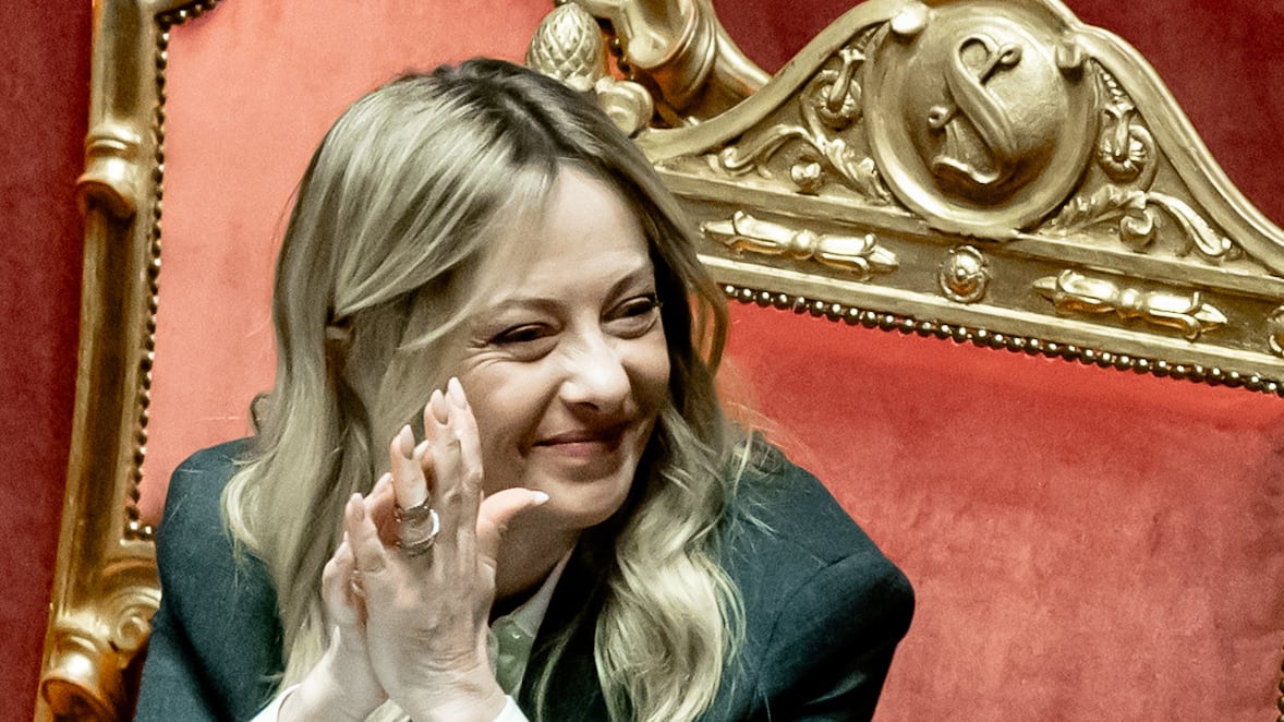Giorgia sferza la sinistra. "No rimpasti e alchimie. Io vi vedo nervosi..."