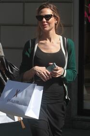 Ilary Blasi, shopping a Milano con l'amica Morena 17