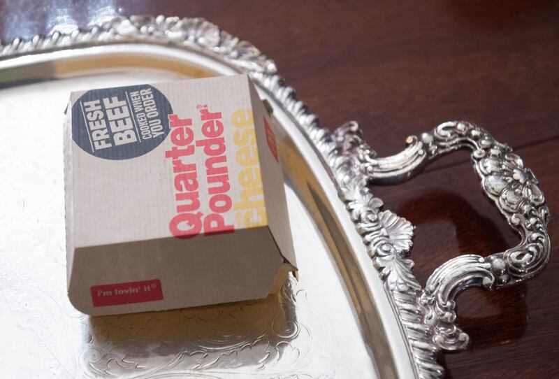 Donald Trump e la cena fast food 6