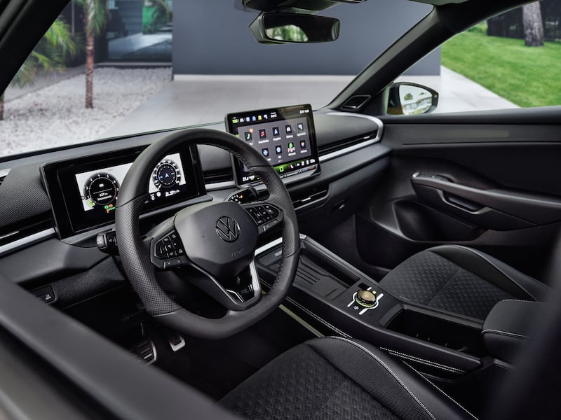 Nuova Volkswagen T-Roc, primo contatto: guarda la gallery 18