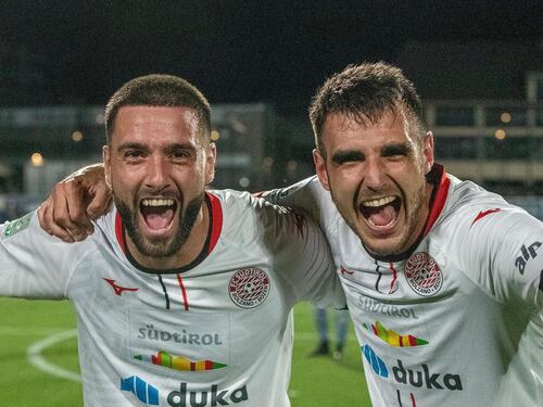 Serie B, il Sudtirol ci prende gusto: al 92’ Rover stende il Bari nella semifinale di andata