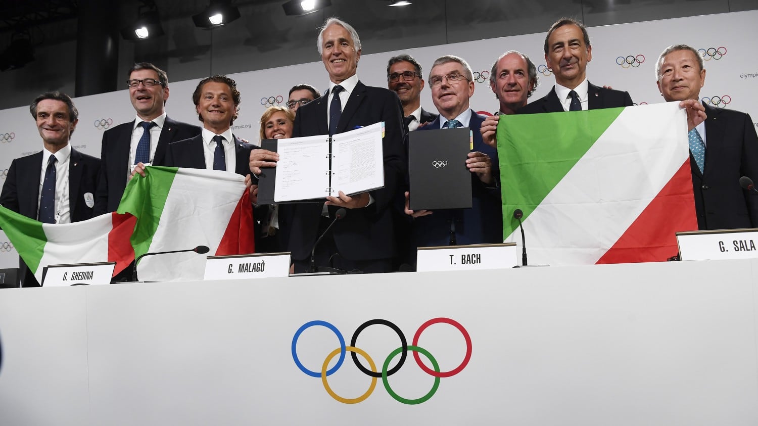 I grillini vanno all'attacco di Malagò
