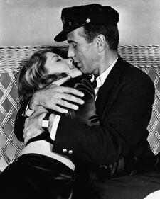 Lauren Bacall, una vita tra l'amore per il cinema e per Bogart 10