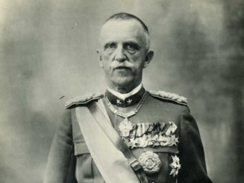 Il Quirinale: "Il volo di Vittorio Emanuele III pagato dai Savoia"