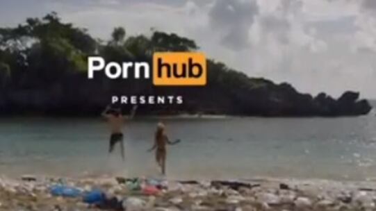 Pornhub è plastic free: il video che salva l'oceano
