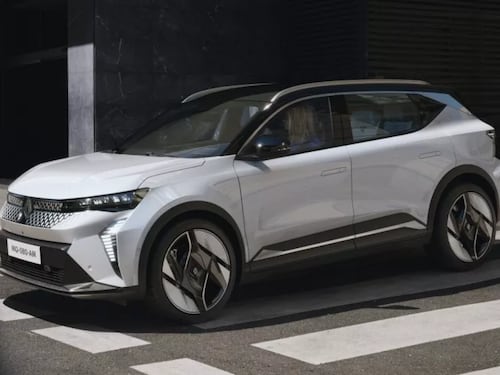 Nuova Renault Scenic, il modello francese rinasce come crossover elettrico