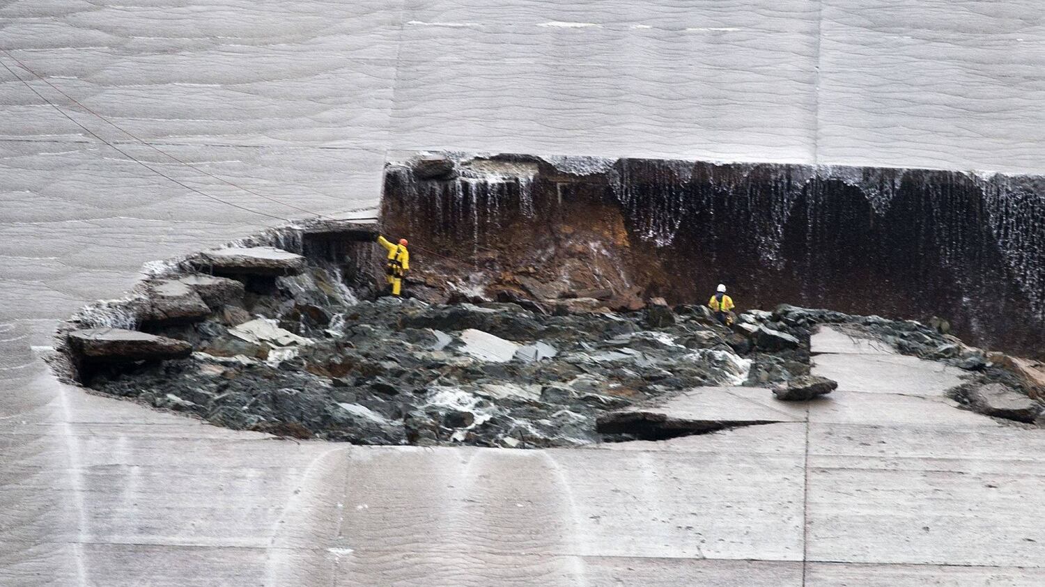 Usa, diga rischia di collassare: evacuate oltre 200mila persone