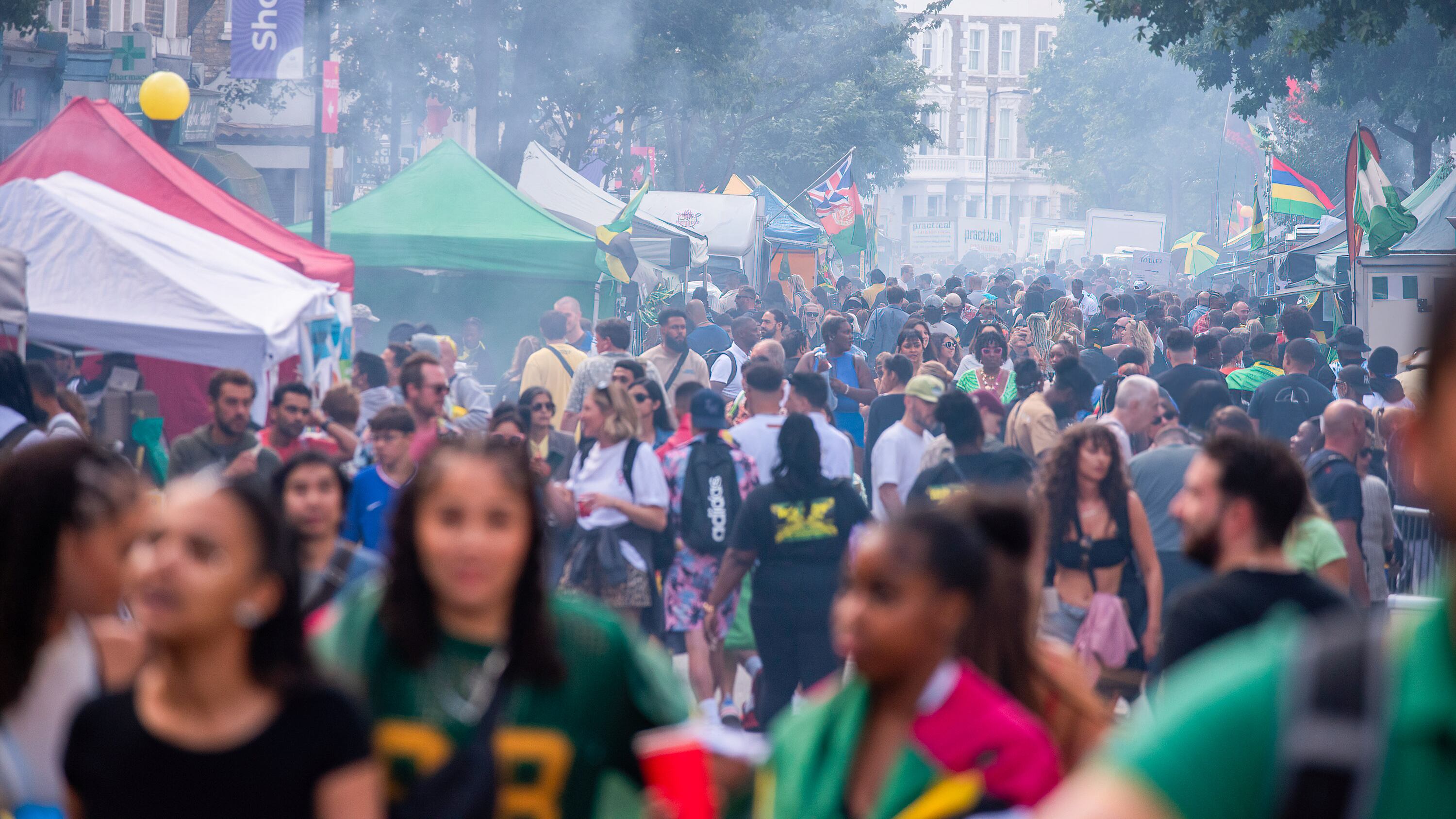 Accoltellamenti al Carnevale di Notting Hill: allarme sicurezza dopo l'attentato di Solingen