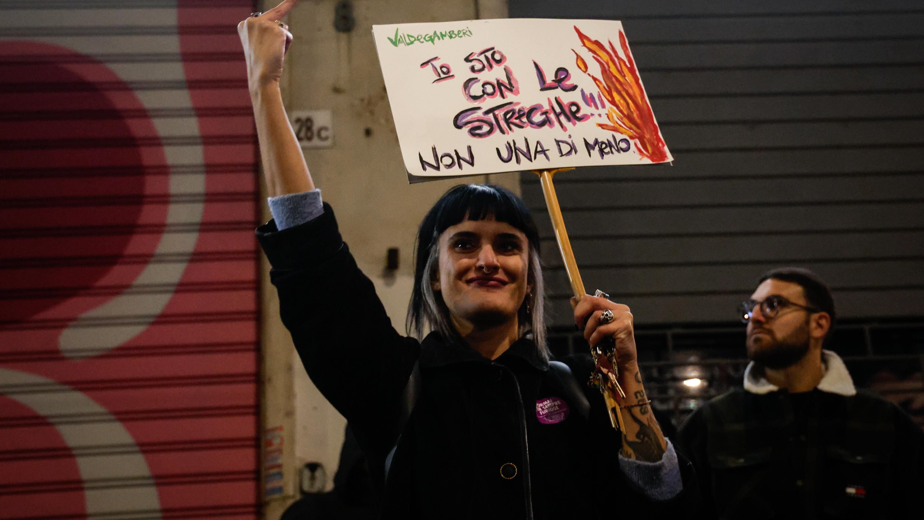 La bomba femminista è democratica, che Coppa Davis e Vendola: quindi, oggi...