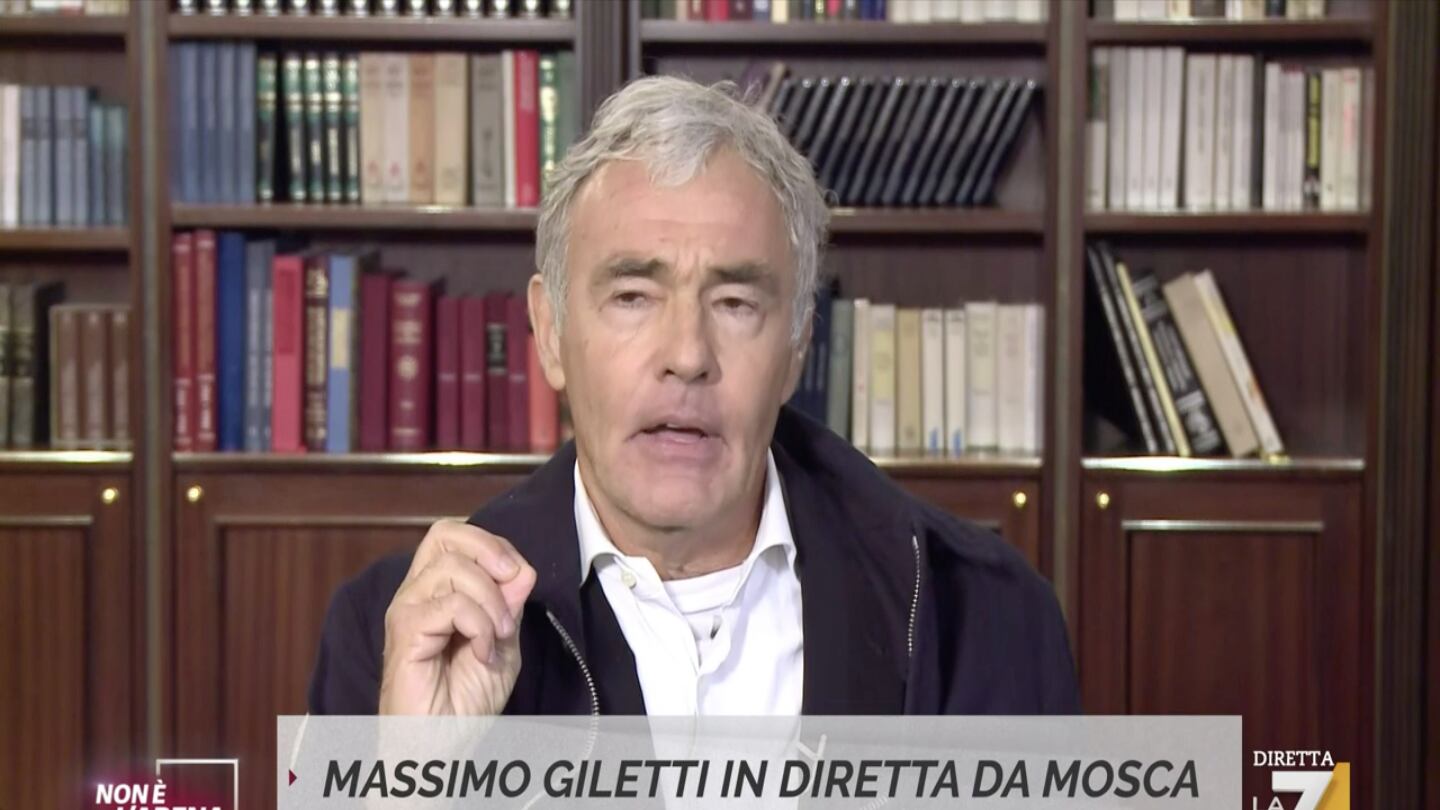 "Oddio, aiutate Massimo!". Malore per Giletti in diretta da Mosca