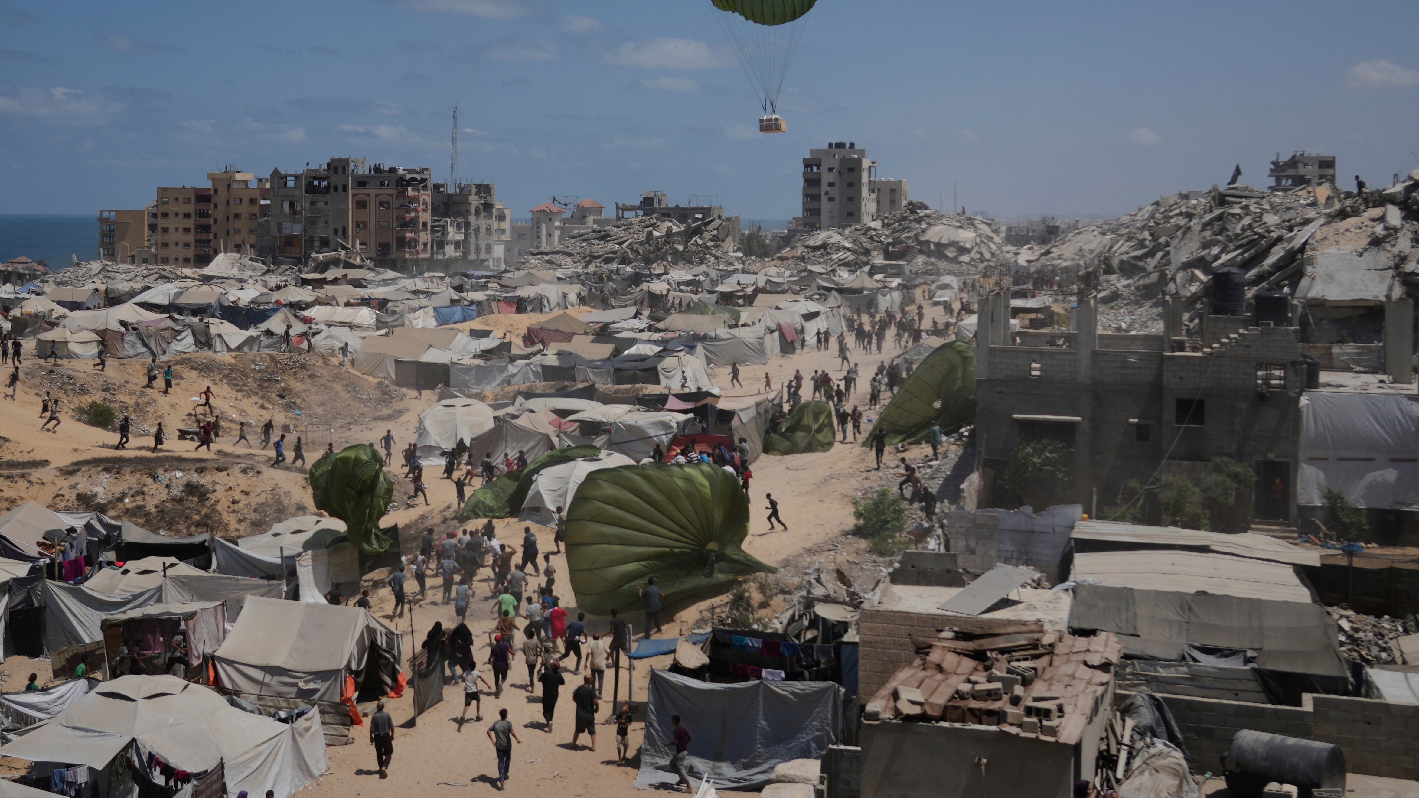 Israele lancia l'operazione Gaza. "No all'annessione, sarà araba"