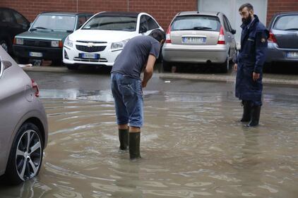 Esonda il Seveso: Milano ancora sott'acqua 1