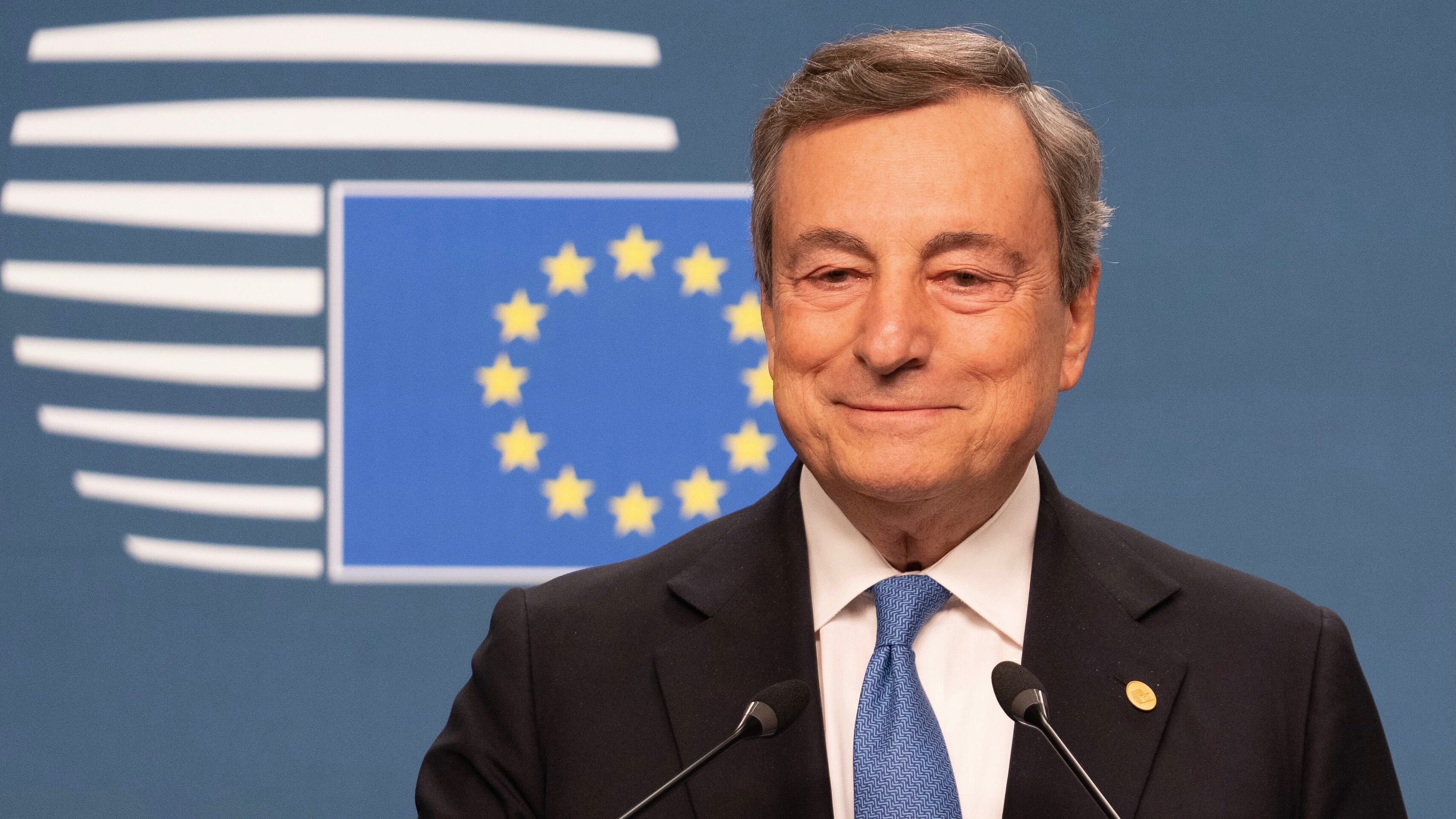 Draghi, l'uomo delle sfide: dall'euro al salvataggio migranti