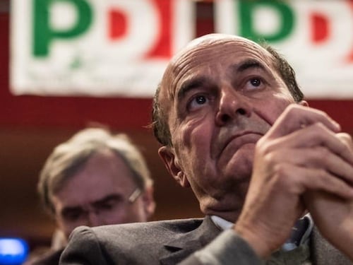 Bersani minaccia Renzi: "Se forza la mano finisce il Pd e rifacciamo l'Ulivo"