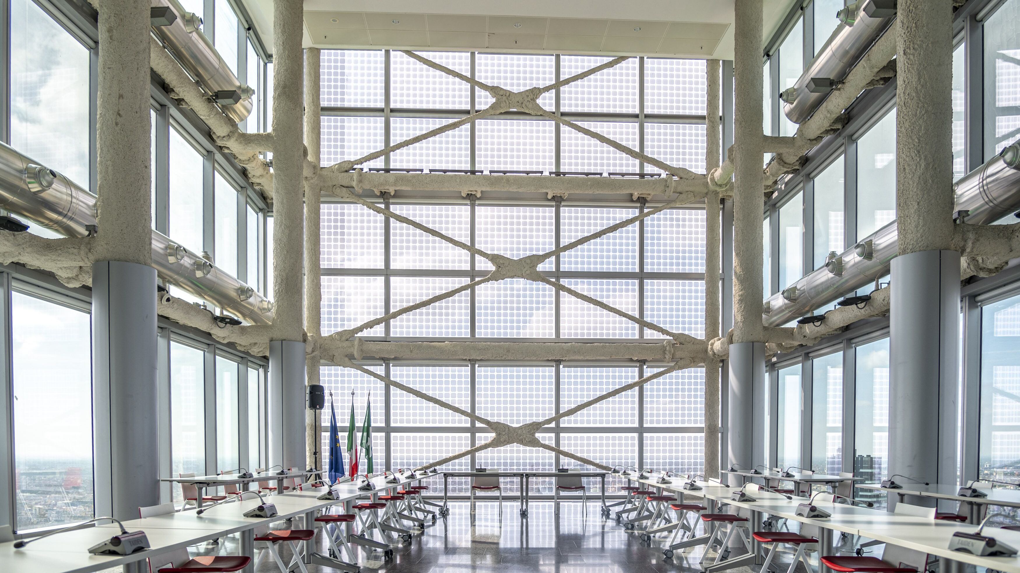 Il Pirellone celebra Berlusconi con l'intitolazione Belvedere Lombardia