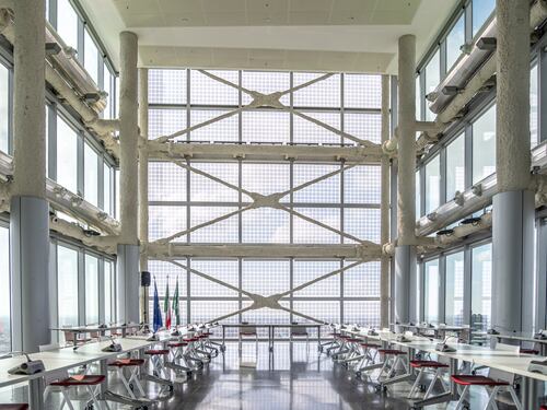Il Pirellone celebra Berlusconi con l'intitolazione Belvedere Lombardia