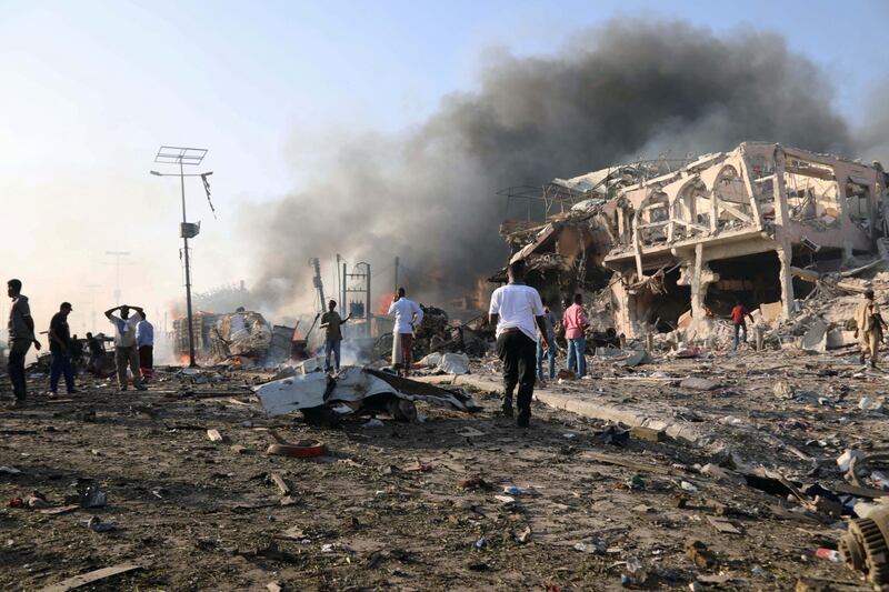 Mogadiscio, esplode un'autobomba: più di 200 vittime 11