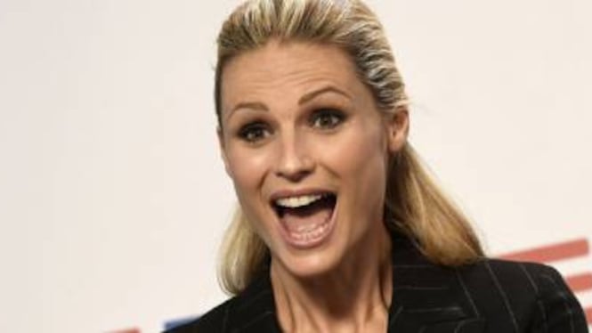Ora la Hunziker non è più bionda: ecco il motivo del cambio di look