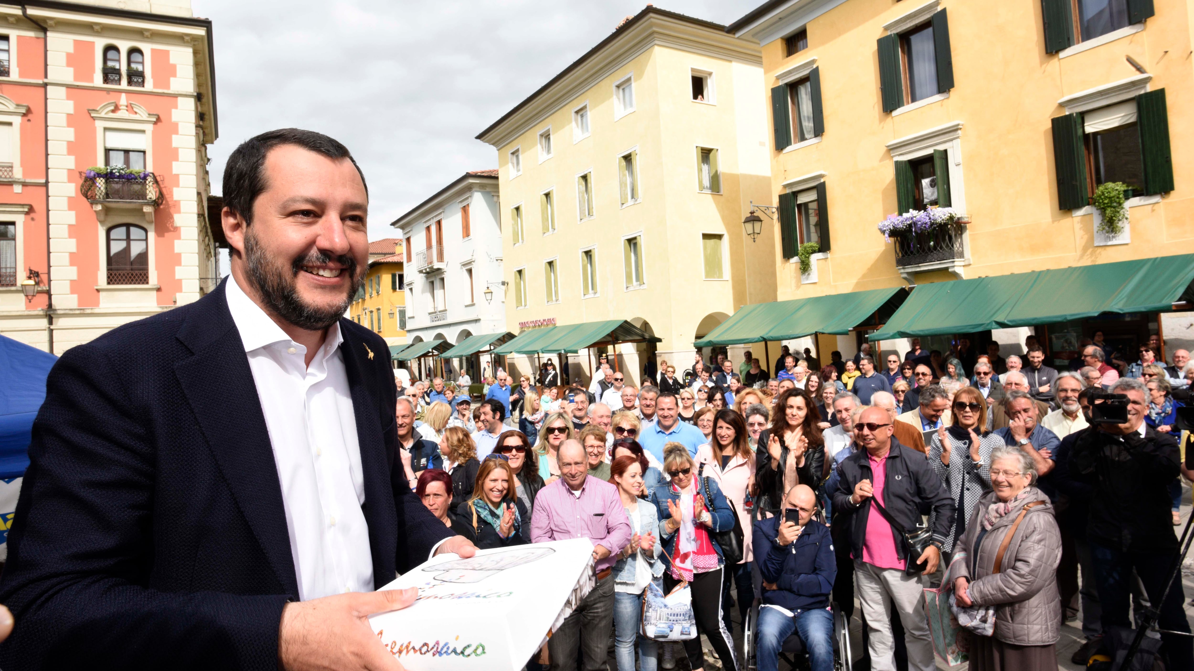 "Governo a tempo con M5s" Ma la Lega incassa un no