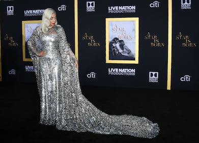 Lady Gaga, scollatura hot alla première 3