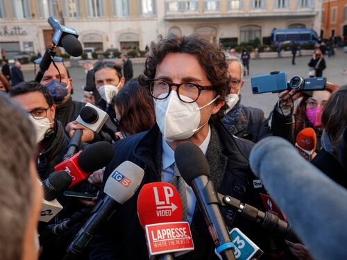 Stupidario della guerra: quella gara tra i grillini a chi la spara più grossa