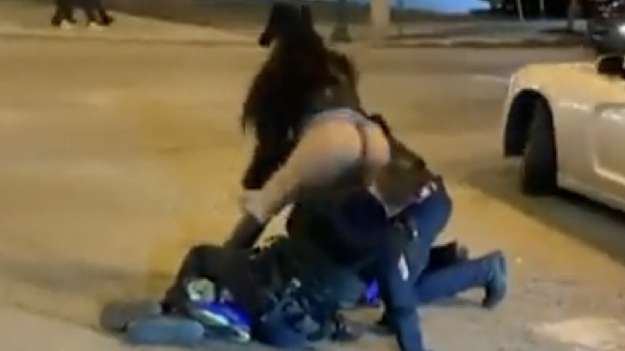 Follia a Kansas City: twerking per distrarre i poliziotti