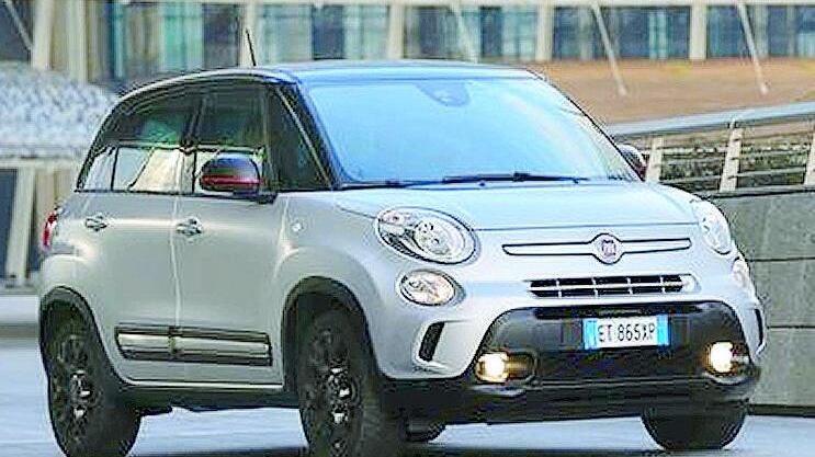 Livrea bicolore (grigio-nero), super impianto hi-fi e sistema Traction+
