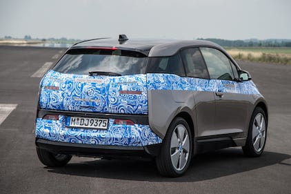 i3: interessanti i prezzi della prima elettrica BMW 13