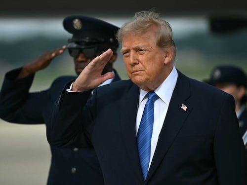 Gli Usa su Hormuz: “Sminato e aperto”. Il bivio di Teheran