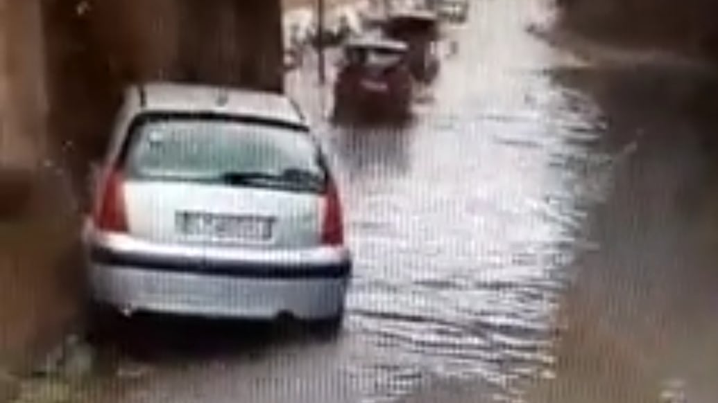 Maltempo, uomo morto schiacciato da albero: dramma a Napoli